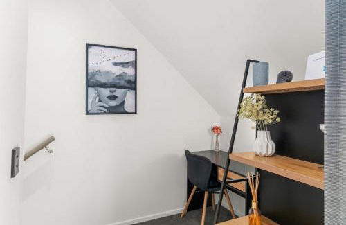 Kawarau Falls House | Willow Pond - Queenstown