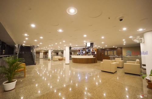 Kanhangad Hotel | 120 m² Hotel ∙ 3 bedrooms ∙ 2 guests