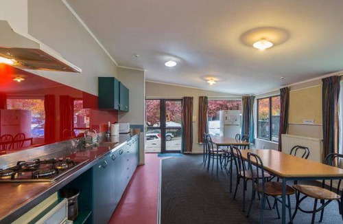 Queenstown Cabin | 30 m² Lodge ∙ 3 bedrooms ∙ 127 guests
