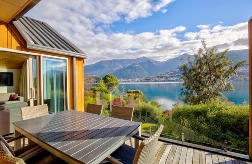 Kelvin Heights House | 5 Bedroom Queenstown Lakefront Home