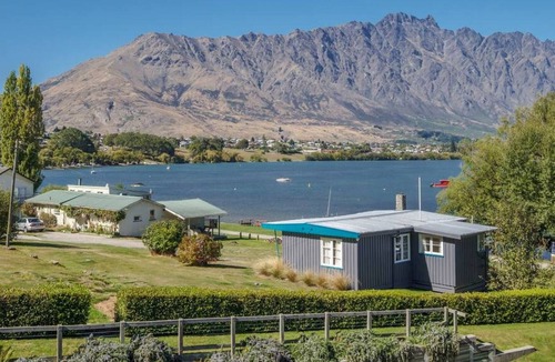 Frankton Apartment | Amazing views - Marina Quarters 206B