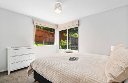 Fernhill House | Arawata Lodge - Queenstown Holiday Home