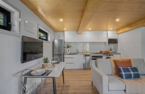 Sunshine Bay Cabin | Arawata Luxury Chalet