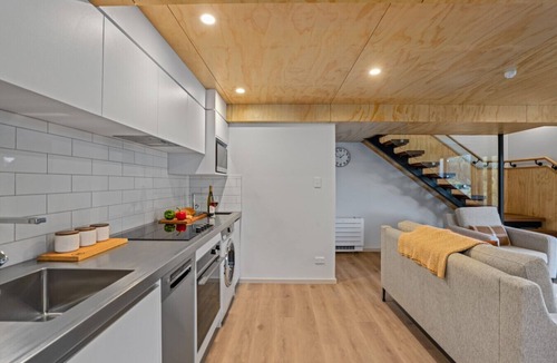 Sunshine Bay Cabin | Arawata Luxury Chalet