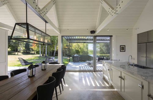 Speargrass Flat House | Arrow Wood | Luxurious & peaceful villa | Modern rural charm