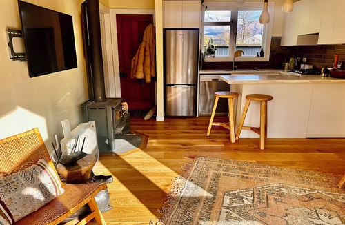 Arrowtown Cottage | Arrowtown Gem - Classic Arrowtown Cottage.
