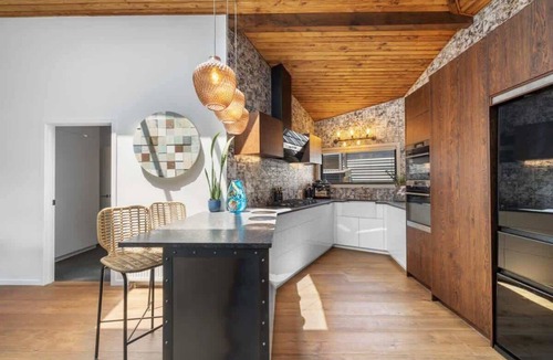 Arrowtown House | Arrowtown Luxury Escape with Hot Tub