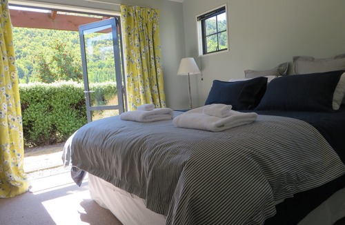 Arrowtown House | Arrowtown - modern, spacious holiday home