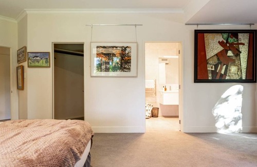Lower Shotover House | Art House in Sculpture Garden