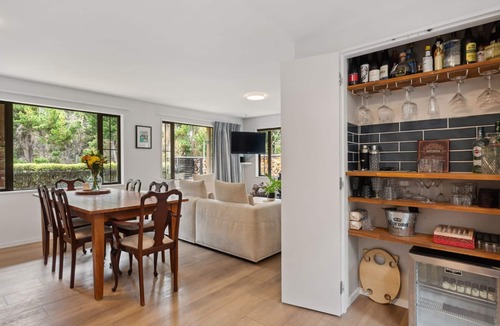 Arthur's Point House | Arthurs Cottage Seasonal Holiday Home