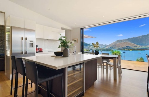 Fernhill House | Aspen Spa Views | Spa and lake views