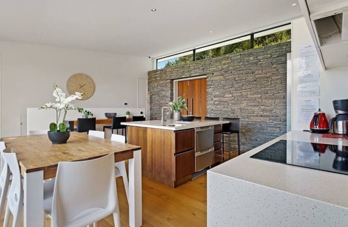 Fernhill House | Aspen Spa Views | Spa and lake views