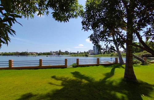 Vyttila Villa | Backwater facing villa in Vytilla, Kochi