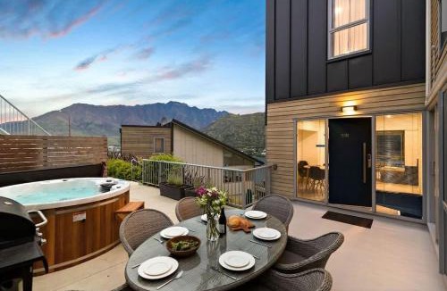 Frankton House | Bluewater Views