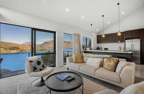 Frankton House | Bluewater Views