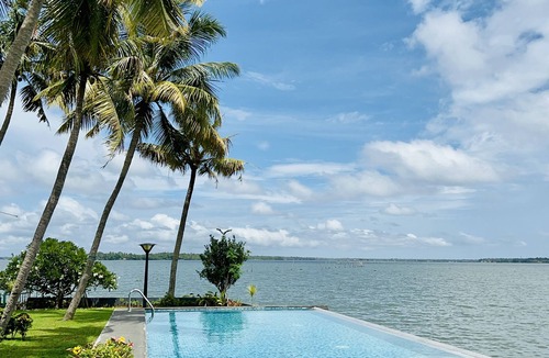 Kumbalam Villa | BLUSALZ MANOR Waters Edge Kochi