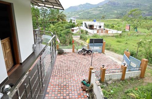 Kanthalloor House | Brownstones Resort