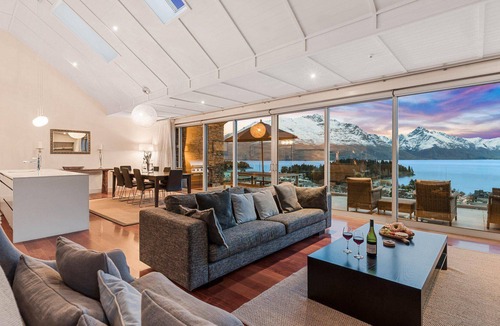 Queenstown City Centre Apartment | Catalina's Penthouse 6 | Spacious | Central Apartment