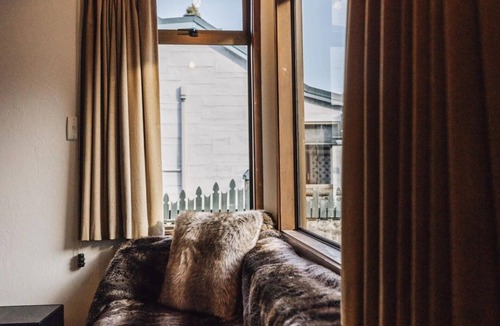 Arrowtown House | Charming House With all the Home Comforts