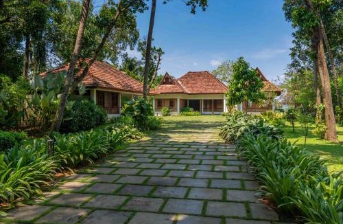 Kumbalam Villa | Cheppanam House by VEO - Part of StayVista