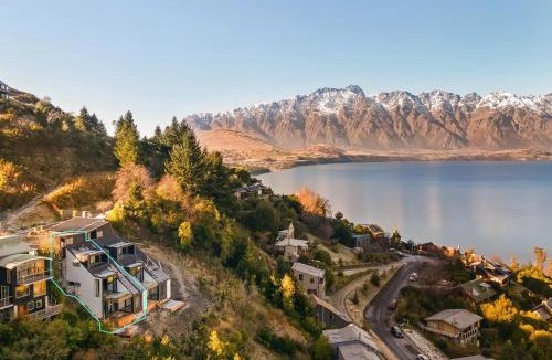 Sunshine Bay House | Contemporary 3 Bedroom House with Stunning View