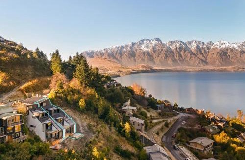 Sunshine Bay House | Contemporary 4 Bedroom House with Stunning View
