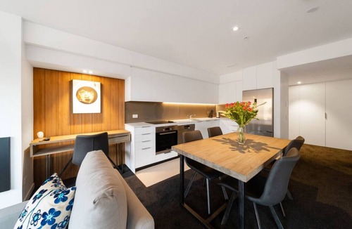 Arthur's Point Apartment | Coronet Apartment, Comfort and views,