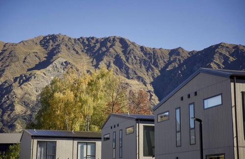 Arthur's Point Apartment | Coronet Peak Alpine Villa 30