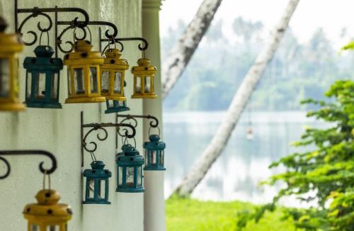 Puthenvelikara Resort | Cranganor History Café & Riverside Château