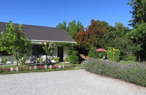 Lake Hayes Apartment | Cute, quirky and cottagey self-contained unit in countryside