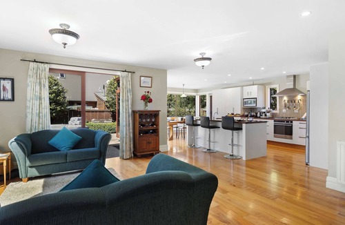 Lower Shotover House | Distinctive Detached Home Luxury Spa