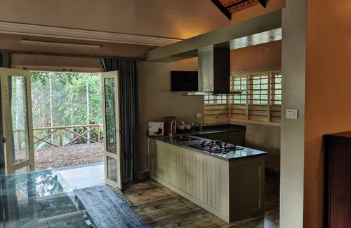 Chungam Villa | Diya's Estate Stay