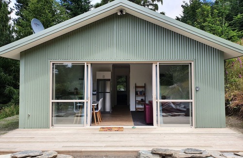 Arthur's Point Ski Chalet | Entire 2 bedroom detached chalet, in private woodland with valley views.