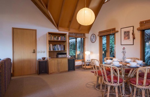 Sunshine Bay House | Evergreen Haven - Queenstown Holiday Home