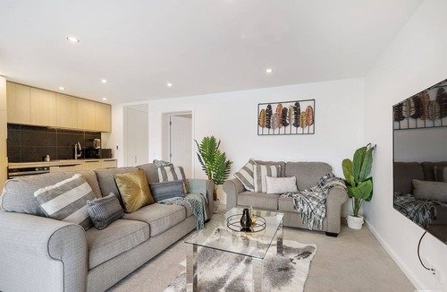 Frankton Apartment | Executive Living in Bluewater