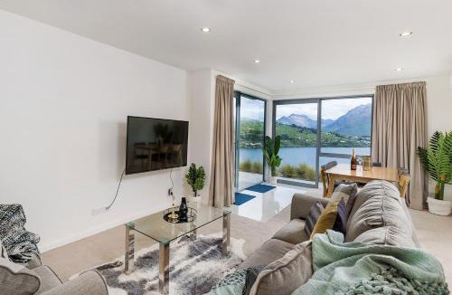 Frankton Apartment | Executive Living in Bluewater