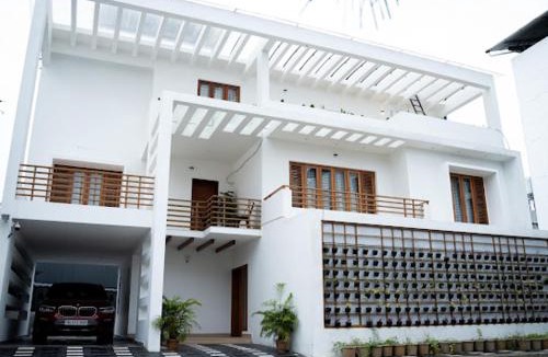 Thrippunithura Hotel | FA Gardens