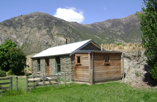 Gibbston Cottage | Finalist - Bookabach of the year 2020 - Gibbston