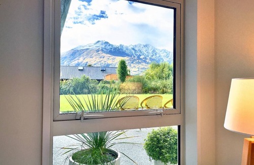 Lower Shotover House | Great house in quiet suburb just minutes shops