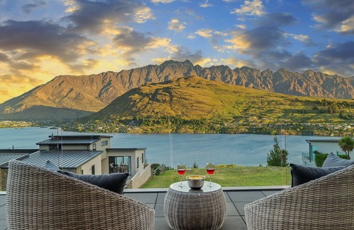 Queenstown House | Highview Haven | Lake View | Spa Pool | Garden
