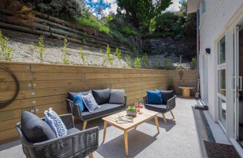 Queenstown City Centre Apartment | Hillside Villa 2- Walk To Town- AC- Free Parking