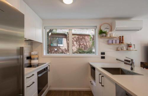 Queenstown City Centre Apartment | Hillside Villa 2- Walk To Town- AC- Free Parking