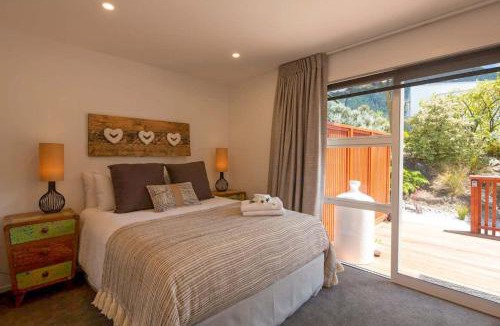 Queenstown City Centre Apartment | Hillside Villa 3- Walk To Town- AC- Free Parking