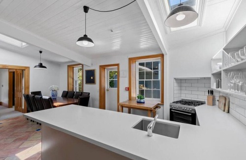 Queenstown City Centre House | Historic Stonehouse & Alley Cottage - Sleeps 14