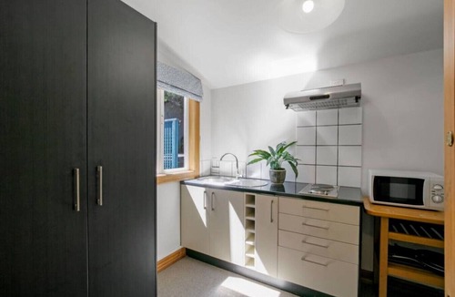 Queenstown City Centre House | Historic Stonehouse & Alley Cottage - Sleeps 14