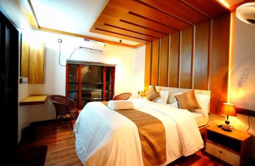 Alappuzha Boat Rental | IndraprasthamLakeCruise