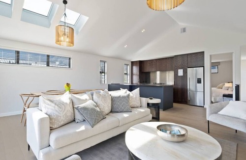 Kawarau Falls House | Jack's Point Retreat A: Picturesque perfection - alpine home + perfect for golf & skiing!
