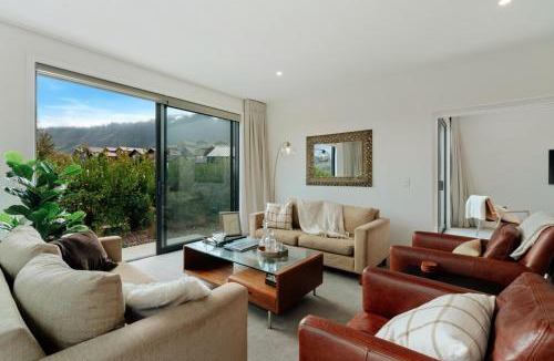 Kawarau Falls House | Jacks Point Family Retreat - Jacks Point Home