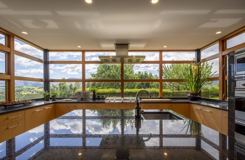 Lower Shotover House | Kaingarua - Large home with hot tub and sauna
