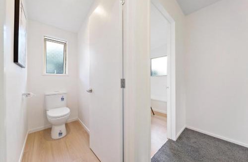 Kelvin Heights House | Kelvin Heights - Sunny 2 Bed Home